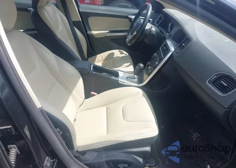 2012 Volvo S60 T5 z USA, uszkodzony, nr VIN YV1622FS6C2130344